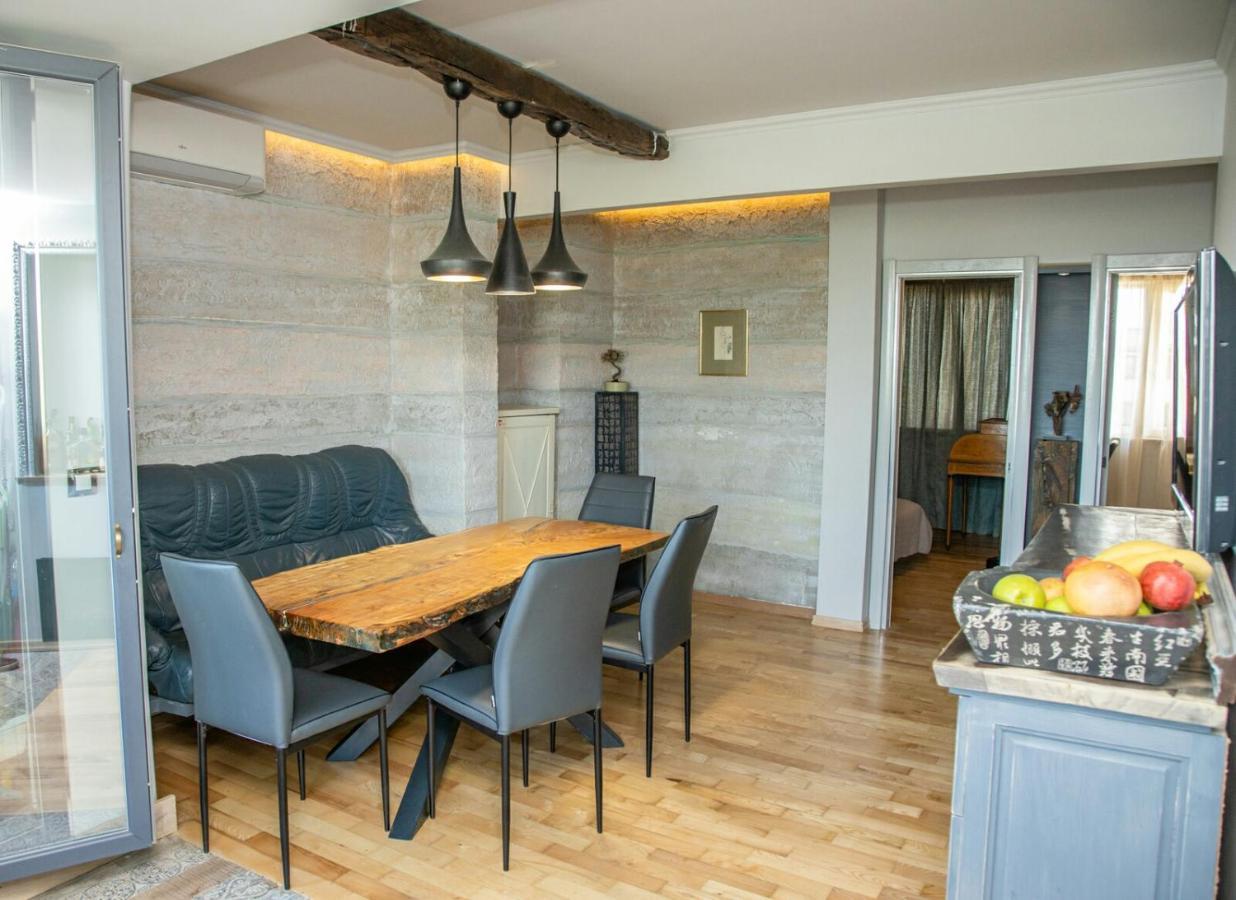 Art Luxury Apartment Burgas Bagian luar foto