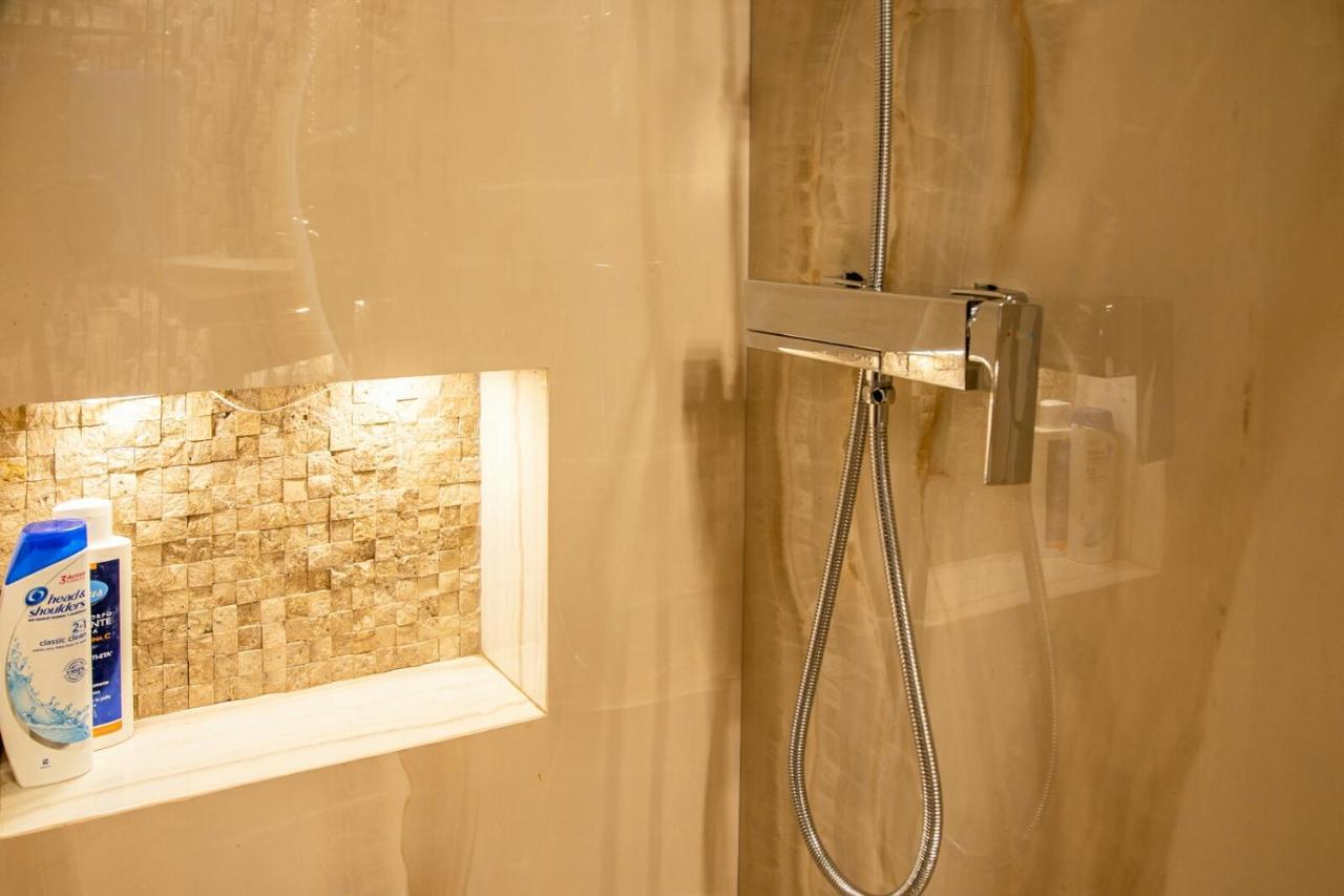 Art Luxury Apartment Burgas Bagian luar foto