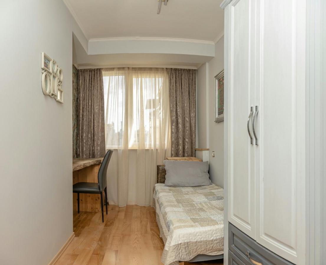 Art Luxury Apartment Burgas Bagian luar foto