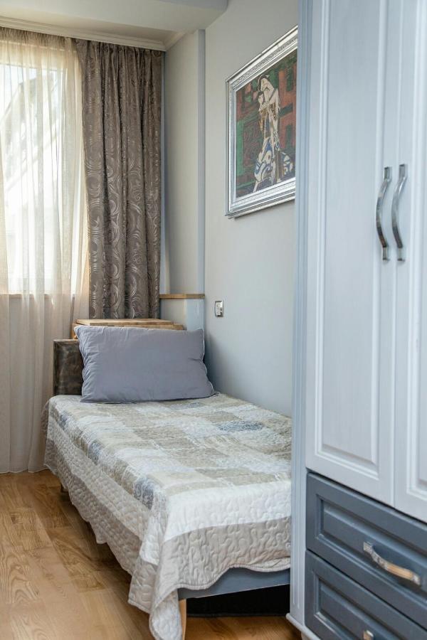 Art Luxury Apartment Burgas Bagian luar foto