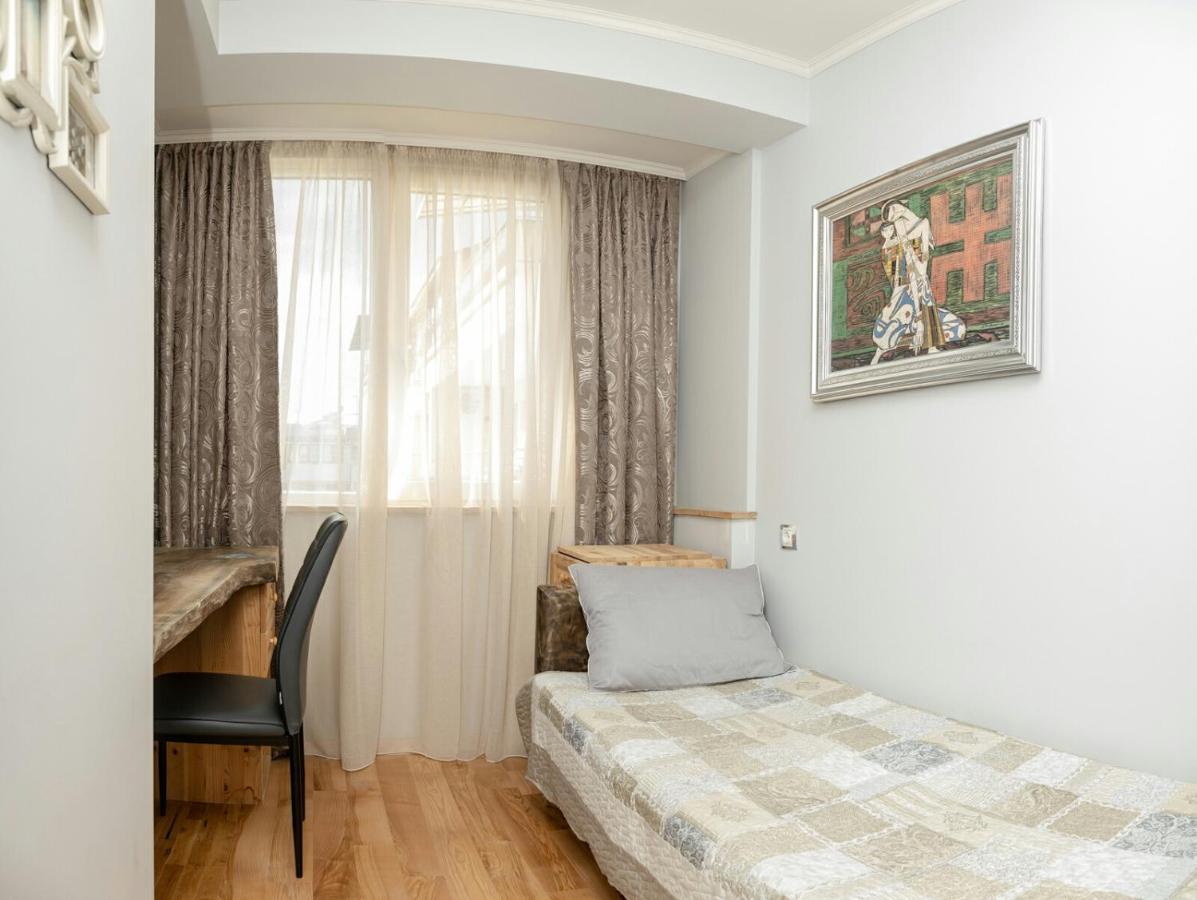 Art Luxury Apartment Burgas Bagian luar foto